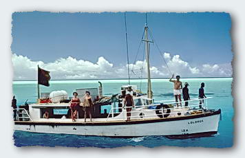 The PNG Fisheries Research Vessel Lolorua arrives with an Earthwatch Team.